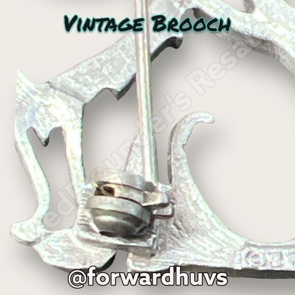 Vintage Silver Tone Metal Brooch with Rhinestone Cat Collar Marked JJ - Picture 6 of 8